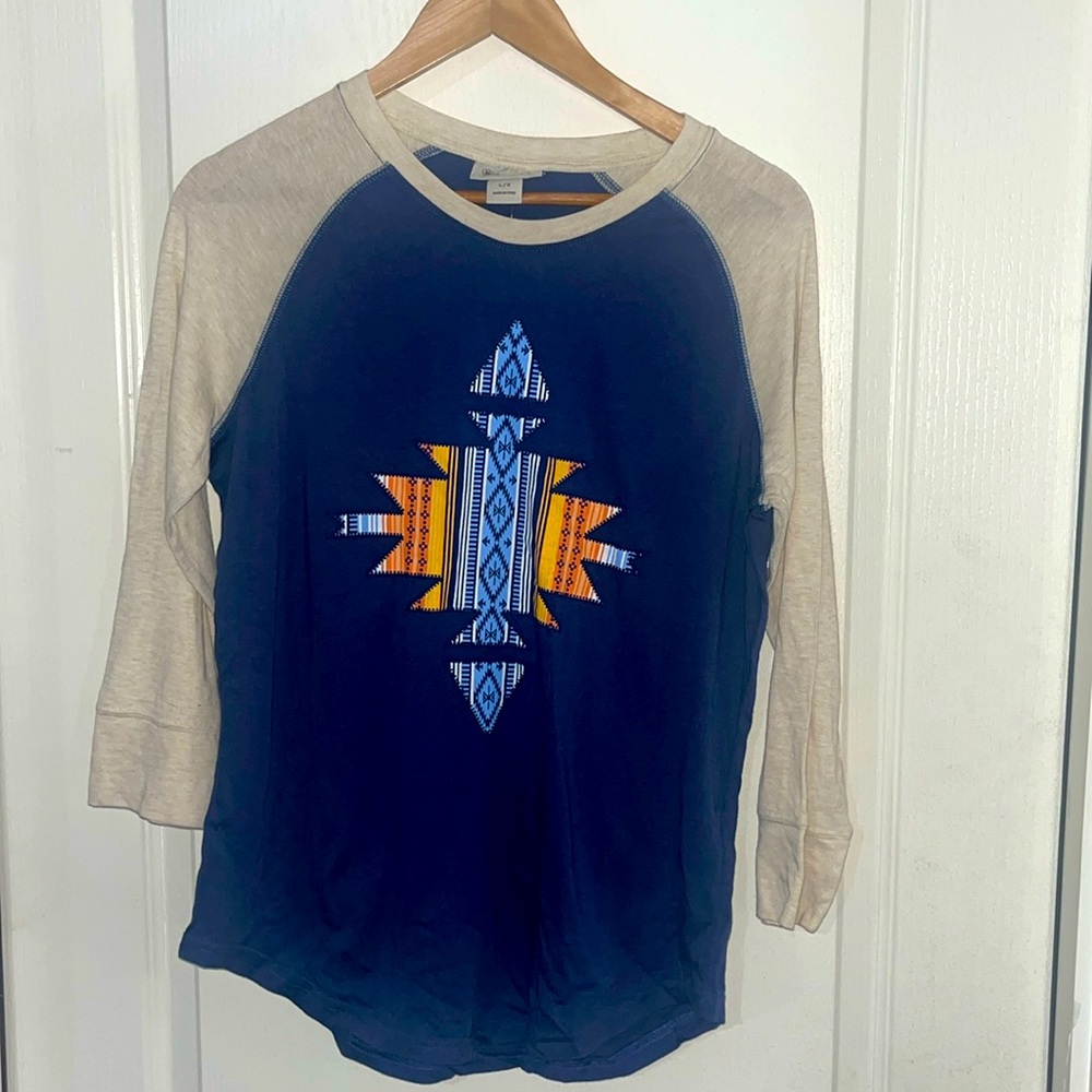 Ariat raglan tee
